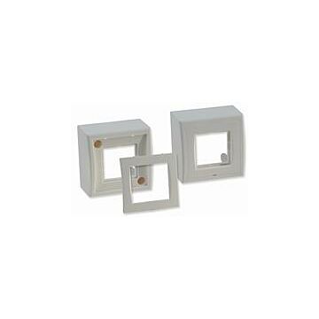 OPBOUWDOOS TBV 45X45MM MODULE RAL 9010 EU-AGINODE